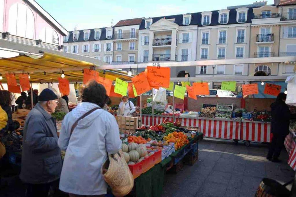 Appartement La Belle Étoile à Noisy-le-Grand Extérieur photo